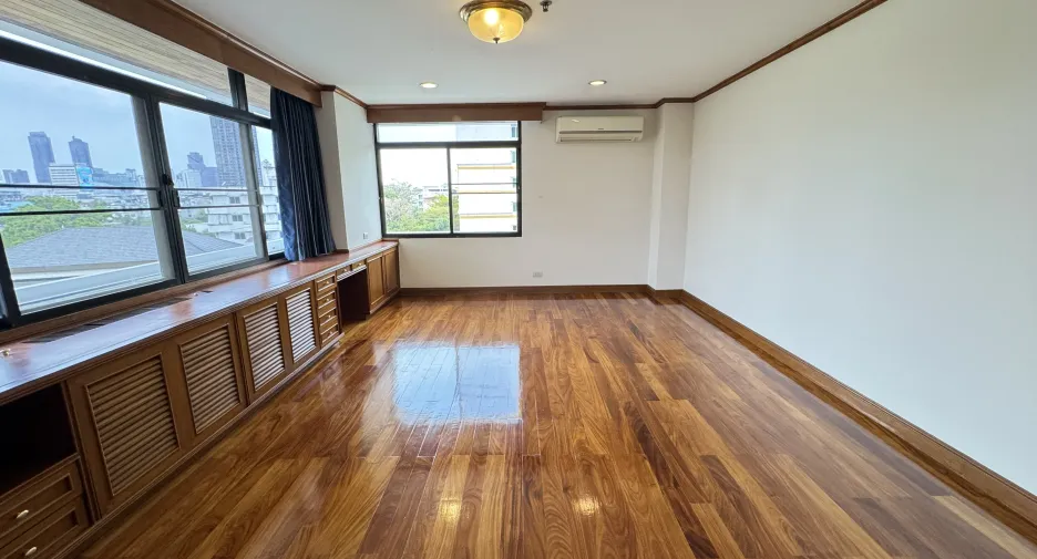Apartment zur Miete mit 4 Zimmer in Watthana, Bangkok