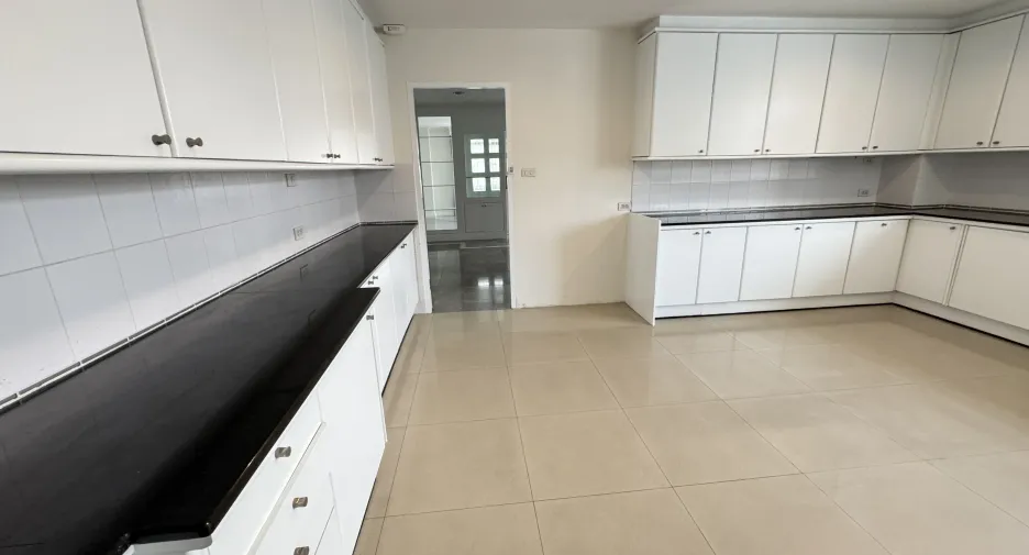 Apartment zur Miete mit 4 Zimmer in Watthana, Bangkok
