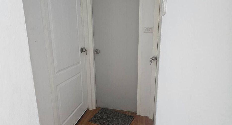 For sale 2 bedrooms townhouse in Bang Kapi, Bangkok