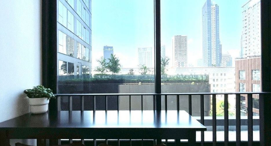 For rent 1 bed condo in Khlong Toei, Bangkok