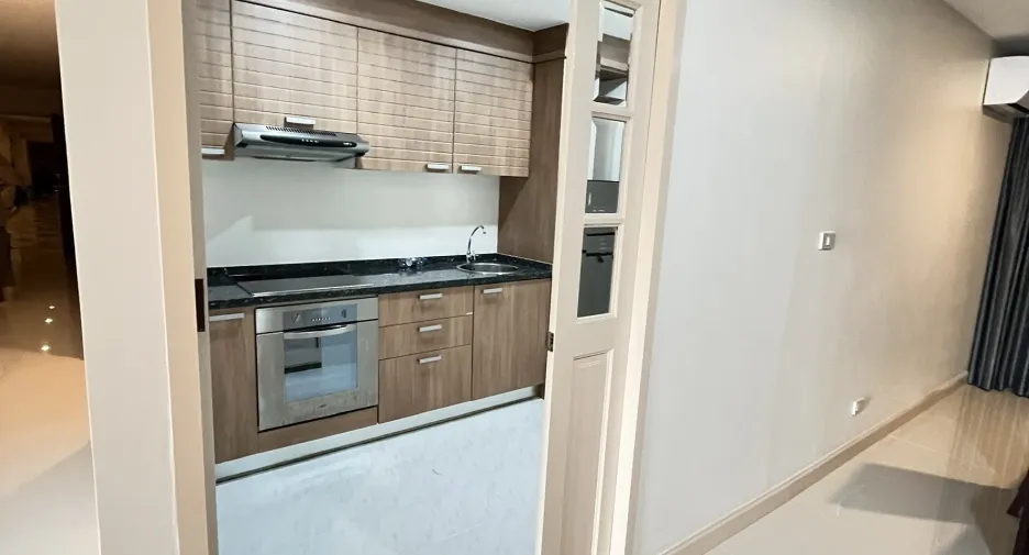 For rent 2 bedrooms condo in Watthana, Bangkok