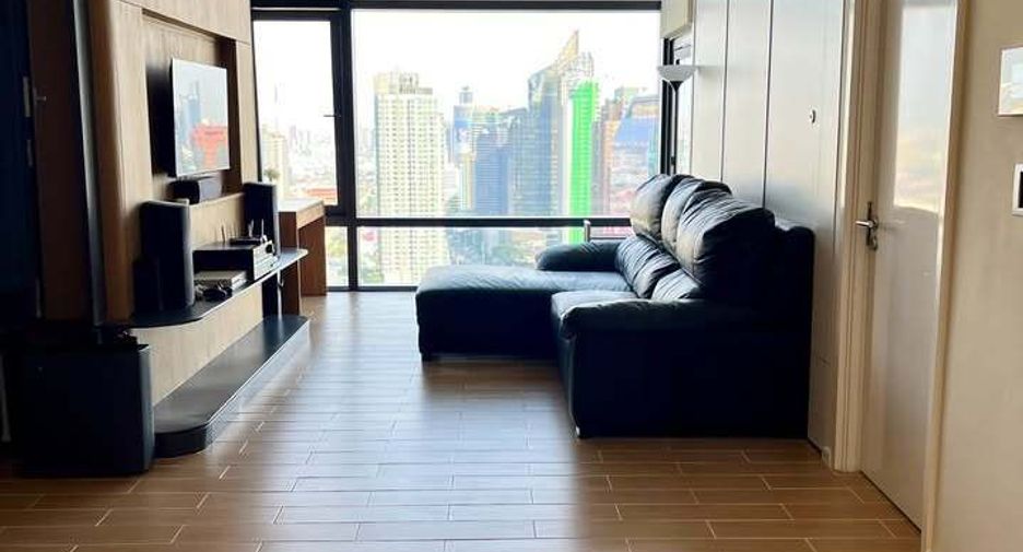 For rent and for sale 1 bed condo in Watthana, Bangkok