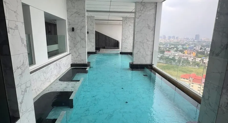 Condo en alquiler de 1 habitaciones en Huai Khwang, Bangkok