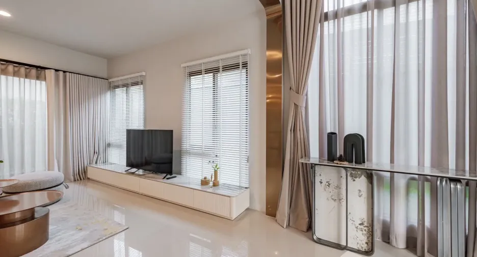 For sale and for rent 4 bedrooms house in Bang Kapi, Bangkok