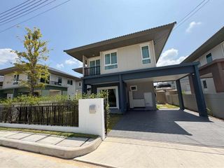 Casa en alquiler de 4 habitaciones en Mueang Phuket, Phuket