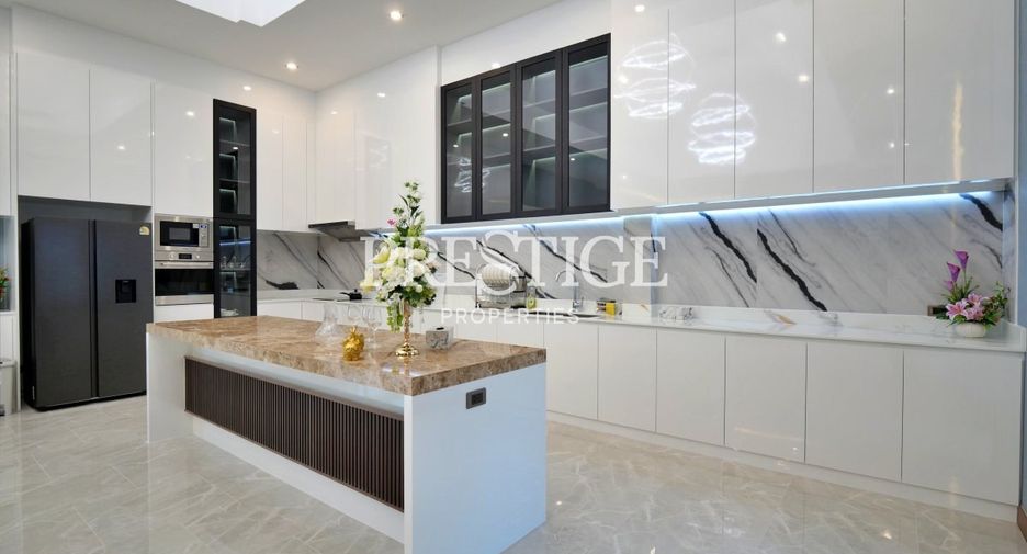 For rent そして for sale 4 ベッドルーム house in Bang Lamung, Chonburi