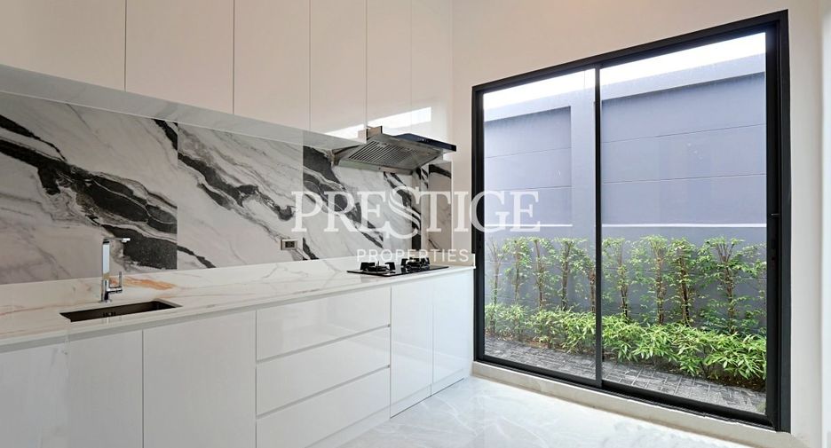 For rent そして for sale 4 ベッドルーム house in Bang Lamung, Chonburi