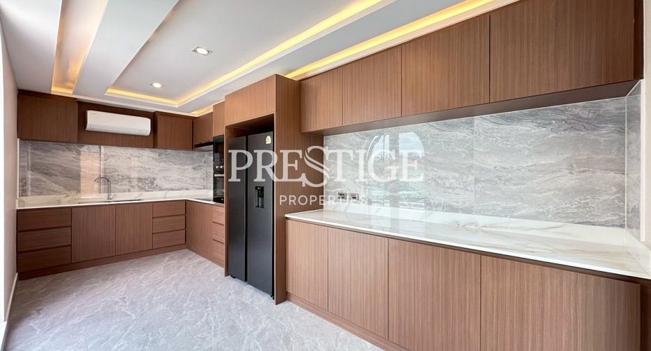 For rent そして for sale 4 ベッドルーム house in Bang Lamung, Chonburi
