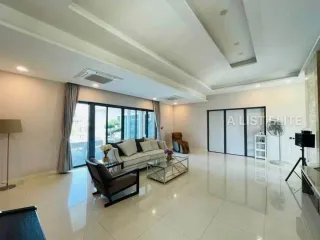 Haus zur Miete mit 3 Zimmer in Bang Lamung, Chonburi