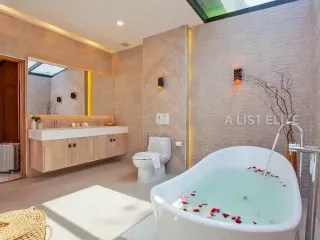 Haus zur Miete mit 4 Zimmer in Bang Lamung, Chonburi