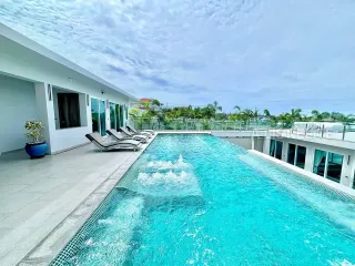 Haus zur Miete mit 6 Zimmer in Bang Lamung, Chonburi