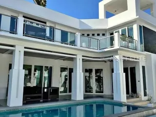 Haus zur Miete mit 4 Zimmer in Bang Lamung, Chonburi