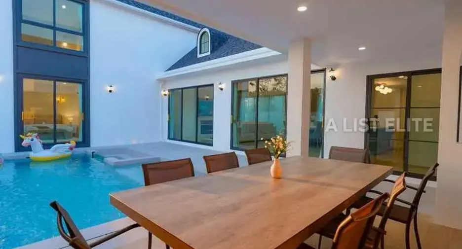 Casa en alquiler de 5 habitaciones en Bang Lamung, Chonburi
