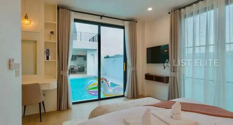 Casa en alquiler de 5 habitaciones en Bang Lamung, Chonburi