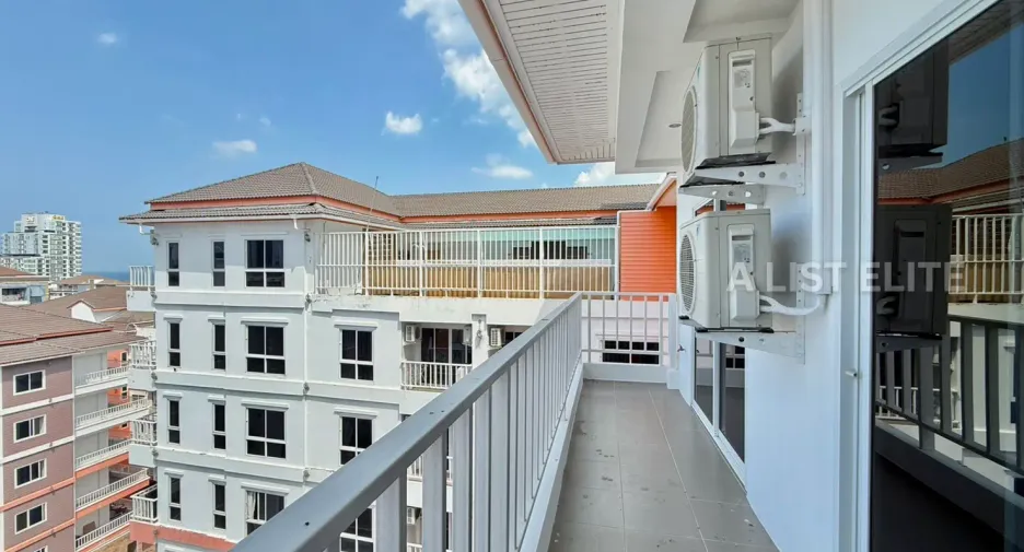 For sale 4 bedrooms condo in Bang Lamung, Chonburi