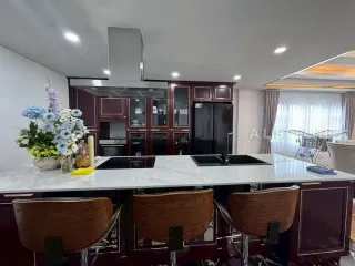 For sale 5 bedrooms condo in Bang Lamung, Chonburi