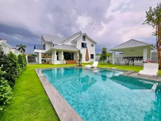 For sale 5 bedrooms condo in Bang Lamung, Chonburi