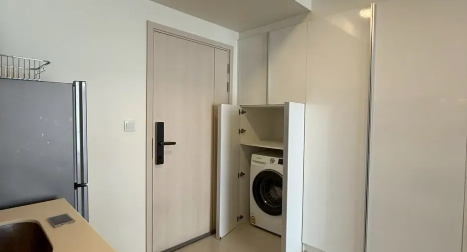 For rent 1 bed condo in Huai Khwang, Bangkok