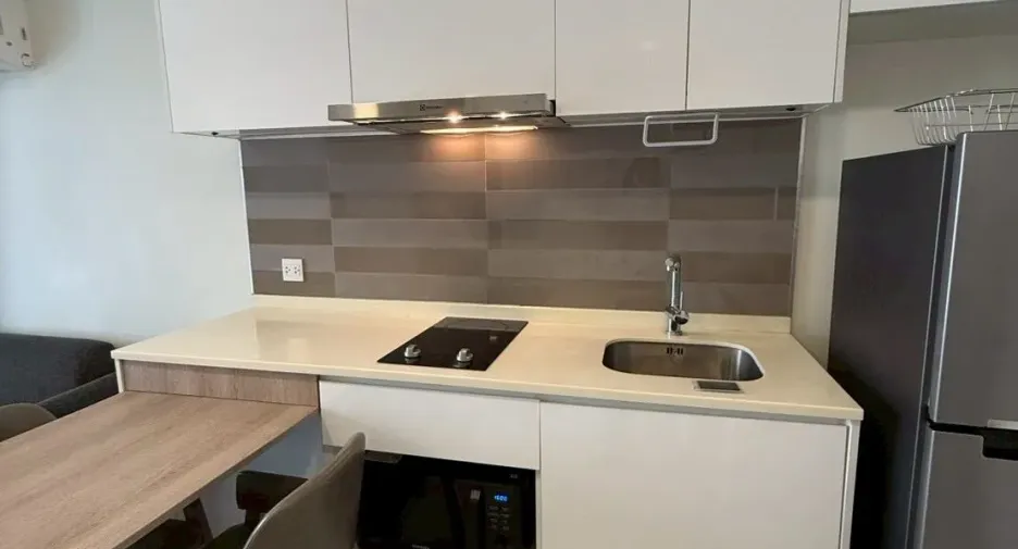 For rent 1 bed condo in Huai Khwang, Bangkok