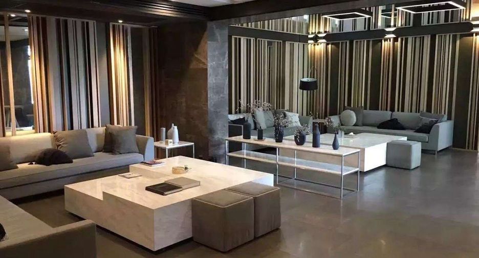 Condo en venta y en alquiler de 2 habitaciones en Huai Khwang, Bangkok