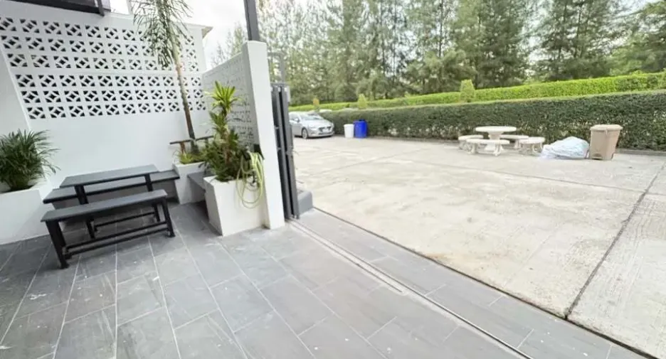 For rent 3 bedrooms townhouse in Mueang Phuket, Phuket