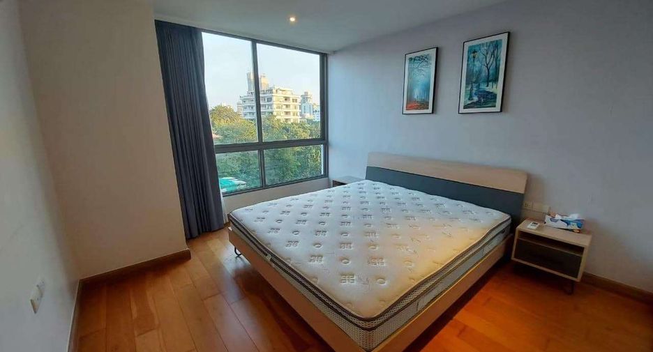 For rent 2 bedrooms condo in Watthana, Bangkok