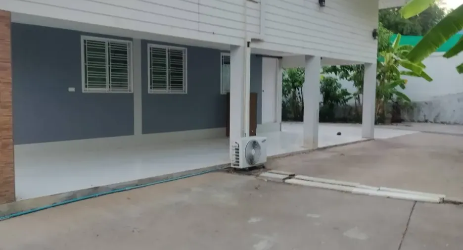 For sale 7 bedrooms house in Mueang Uttaradit, Uttaradit