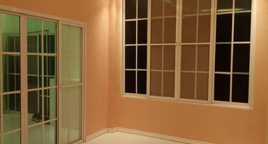 For sale 7 bedrooms house in Mueang Uttaradit, Uttaradit