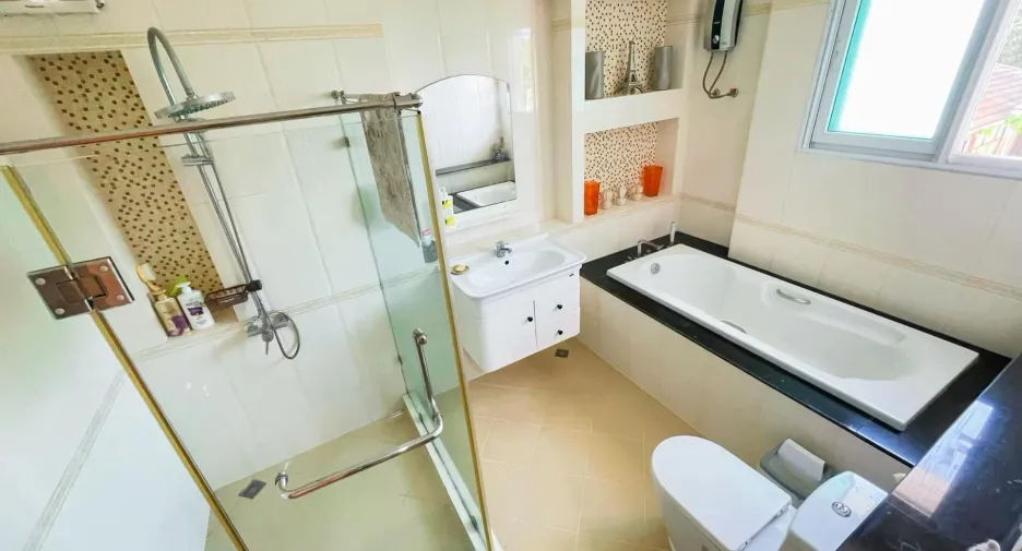 For rent 3 bedrooms house in Mueang Udon Thani, Udon Thani