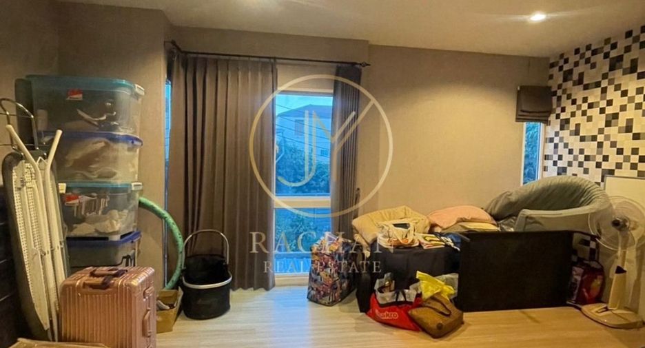For sale 3 bedrooms townhouse in Pak Kret, Nonthaburi