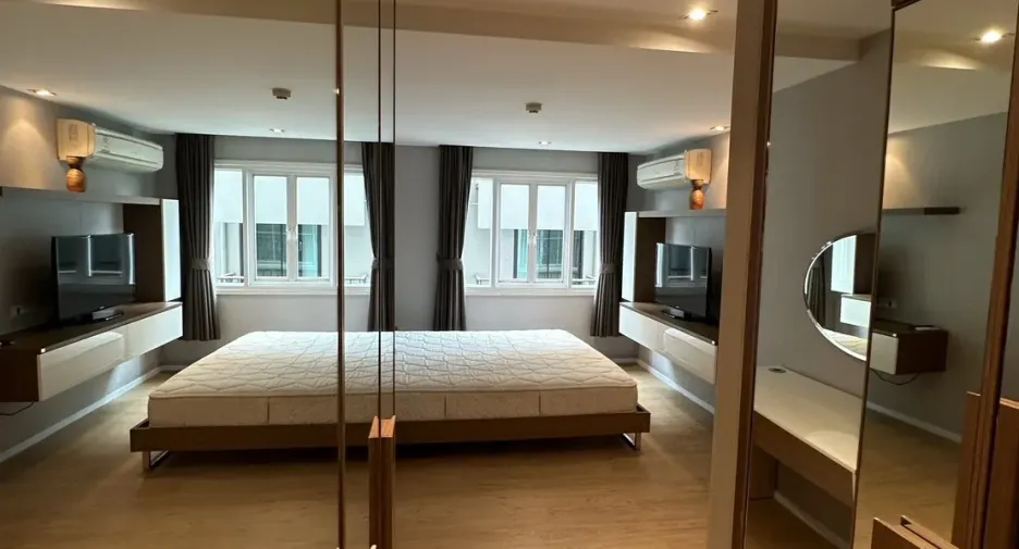 À louer 3 chambres condo à Watthana, Bangkok