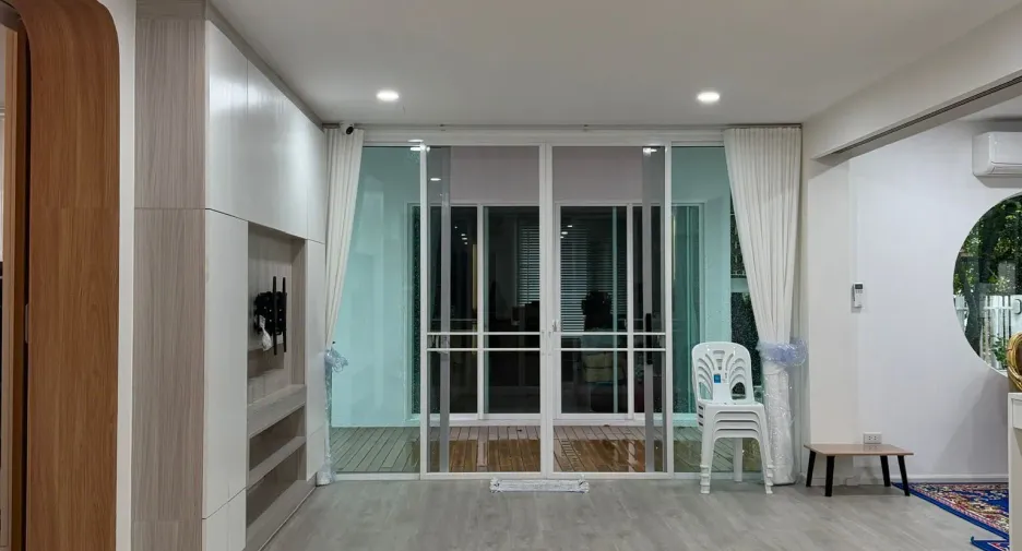 Casa en venta de 5 habitaciones en Thawi Watthana, Bangkok