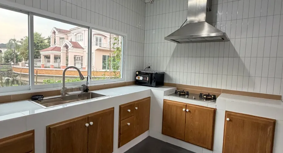 Casa en venta de 5 habitaciones en Thawi Watthana, Bangkok