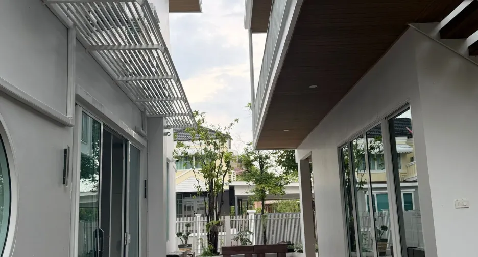 Casa en venta de 5 habitaciones en Thawi Watthana, Bangkok