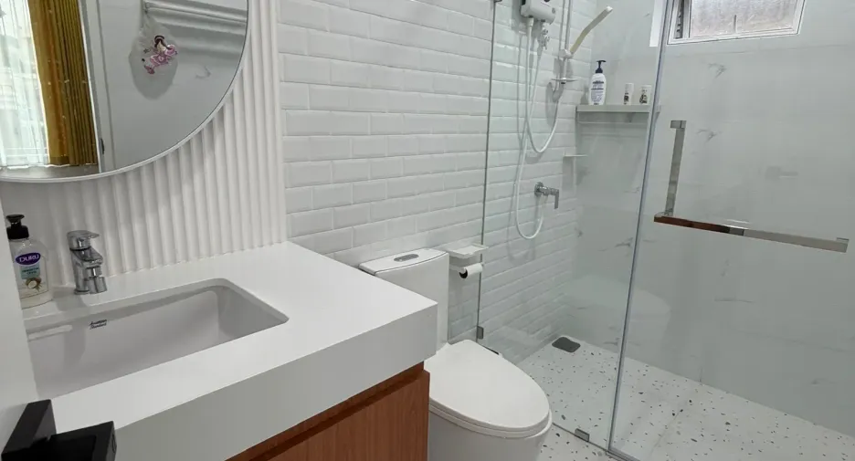 Casa en venta de 5 habitaciones en Thawi Watthana, Bangkok