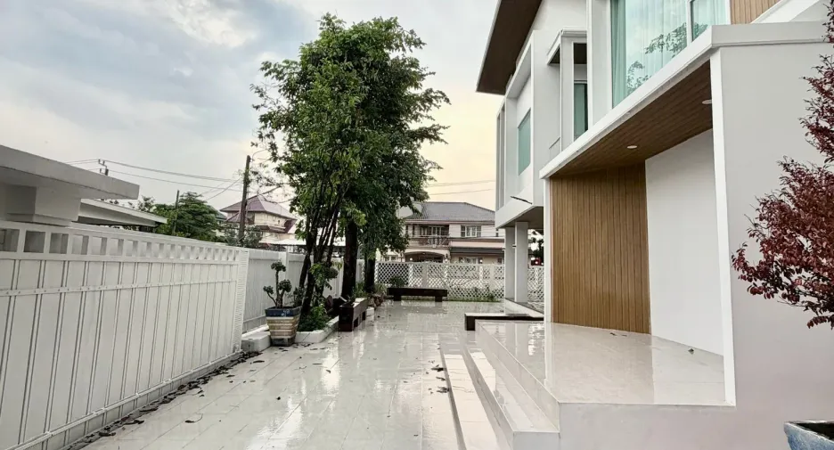 Casa en venta de 5 habitaciones en Thawi Watthana, Bangkok