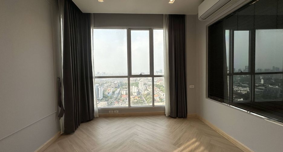 For rent 2 bedrooms condo in Phaya Thai, Bangkok