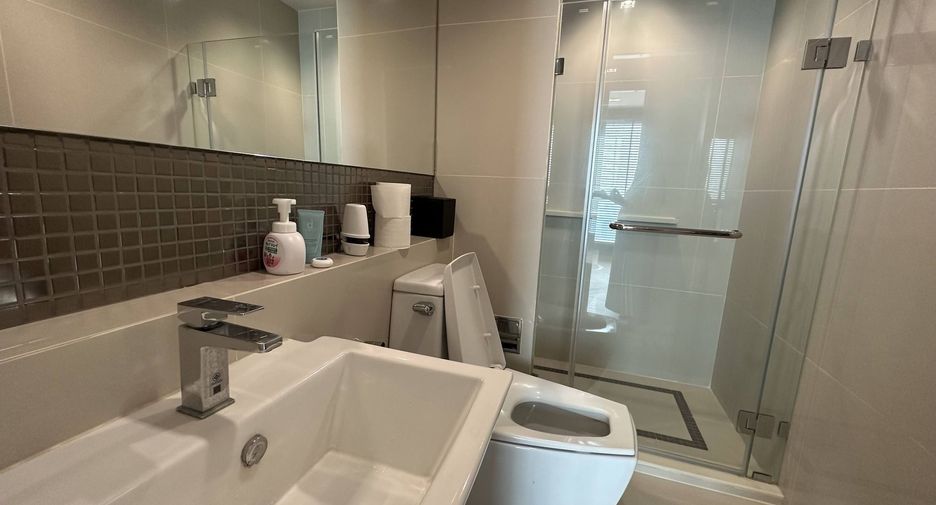 For rent 2 bedrooms condo in Phaya Thai, Bangkok