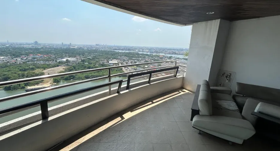 For sale 3 bedrooms condo in Yan Nawa, Bangkok
