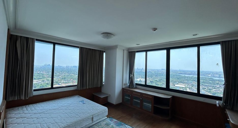 Condo en venta de 3 habitaciones en Yan Nawa, Bangkok