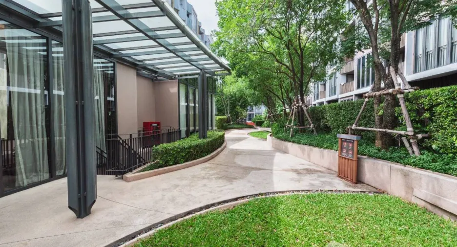 For sale 1 bed condo in Suan Luang, Bangkok