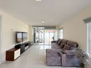 Casa en alquiler de 3 habitaciones en Bang Lamung, Chonburi