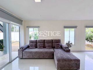 Casa en alquiler de 3 habitaciones en Bang Lamung, Chonburi
