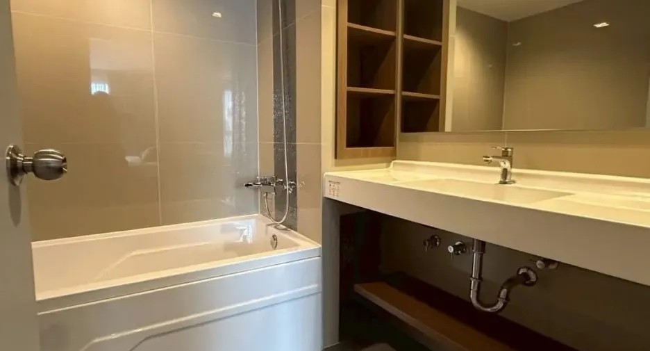 À louer 1 chambre condo à Phra Khanong, Bangkok