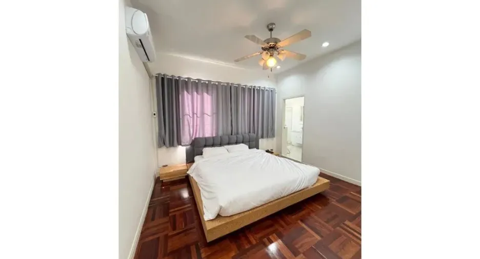 À louer 9 chambres villa à Khlong Toei, Bangkok