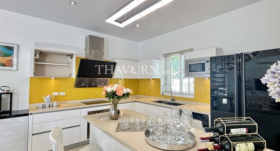 Haus zum Kauf mit 4 Zimmer in Bang Lamung, Chonburi