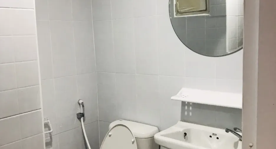 For sale studio condo in Phaya Thai, Bangkok