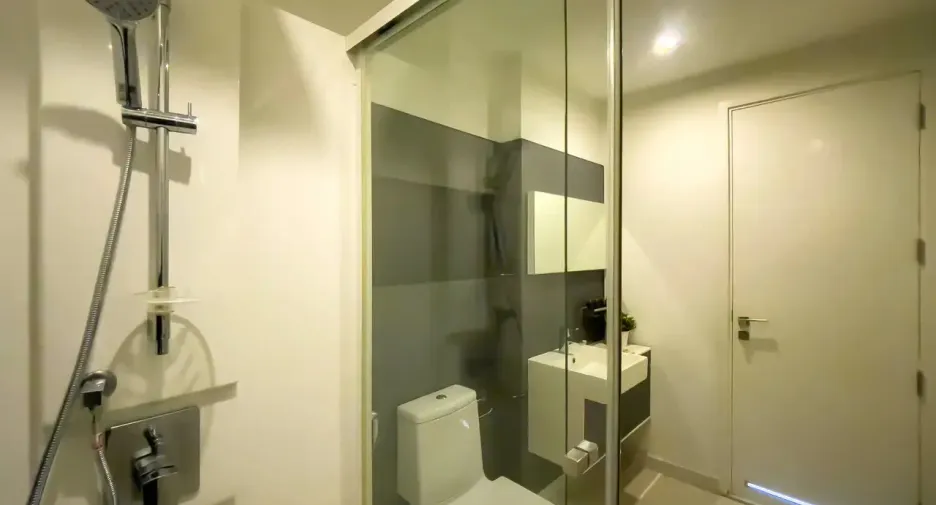 For rent 2 bedrooms condo in Phra Khanong, Bangkok