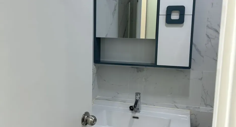For rent 2 bedrooms condo in Phaya Thai, Bangkok
