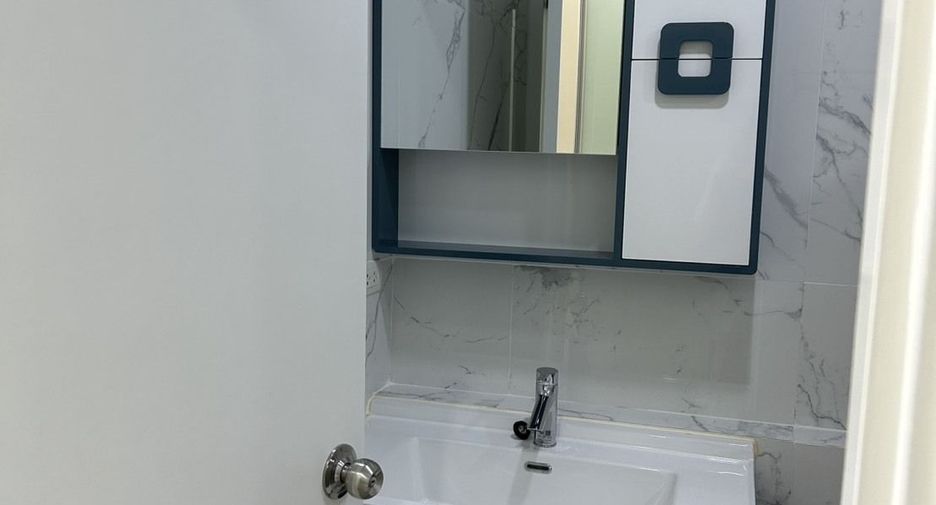 For rent 2 bedrooms condo in Phaya Thai, Bangkok